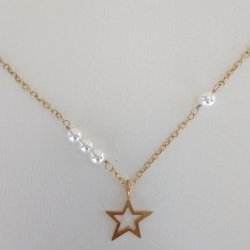 Halsk�de med guld stjerne