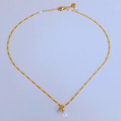 Una halsk�de med ferskvandsperle