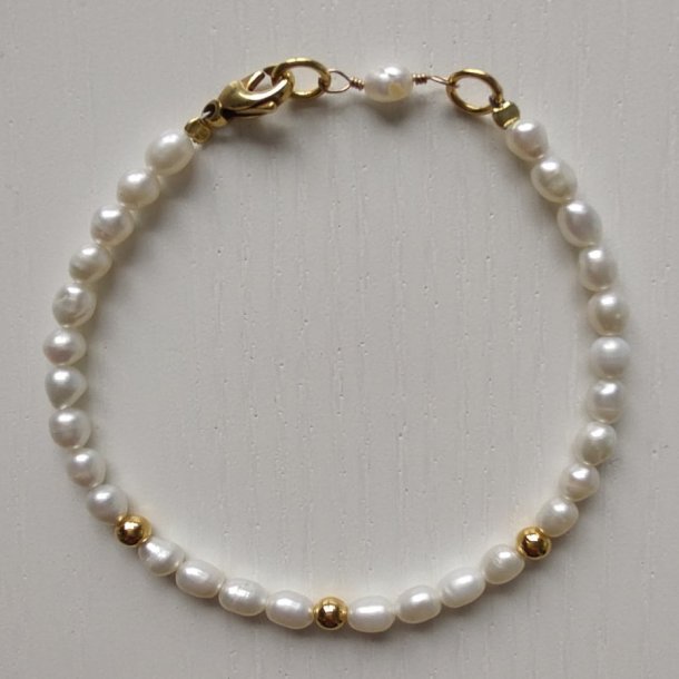 Love Pearls armbnd i Guld